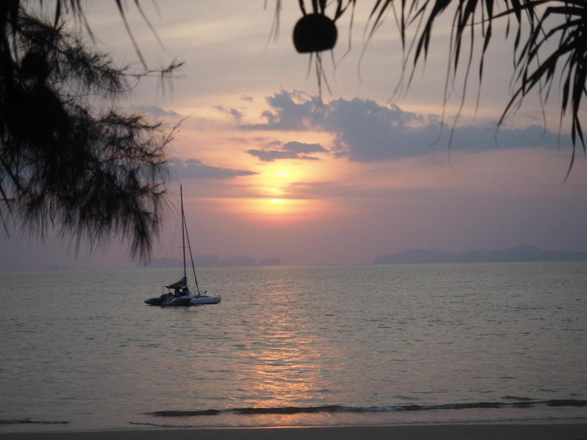 Cocobar&Bungalow'Kohjum Hotel เกาะจำ ภายนอก รูปภาพ