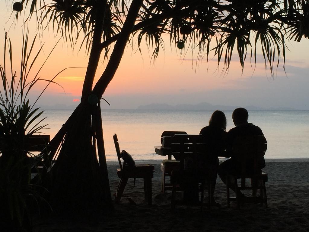 Cocobar&Bungalow'Kohjum Hotel เกาะจำ ภายนอก รูปภาพ