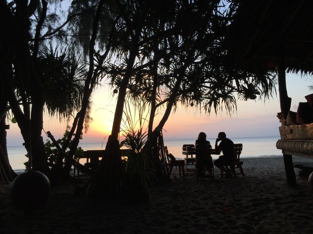 Cocobar&Bungalow'Kohjum Hotel เกาะจำ ภายนอก รูปภาพ