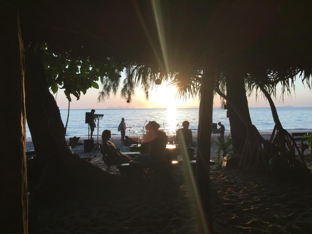 Cocobar&Bungalow'Kohjum Hotel เกาะจำ ภายนอก รูปภาพ